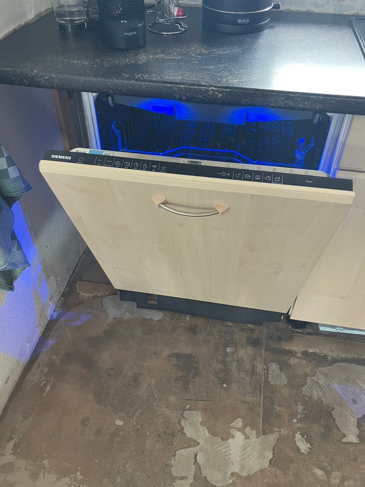 Keurige vaatwasser Siemens SD6PW1S (3 jaar oud), Ophalen, Zo goed als nieuw, Inbouw, 85 tot 90 cm