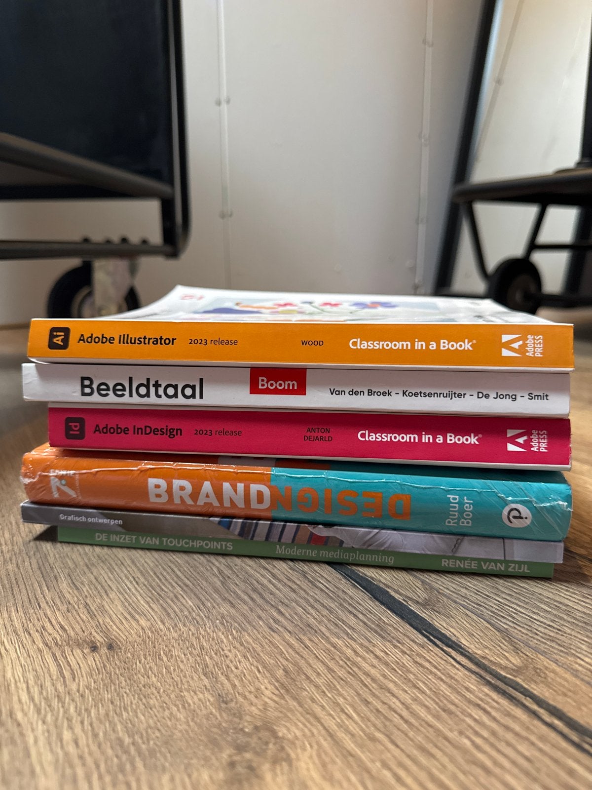Boekenpakket: Adobe Illustrator, InDesign, Beeldtaal, Brandi, Ophalen of Verzenden, Zo goed als nieuw, Fotografie algemeen