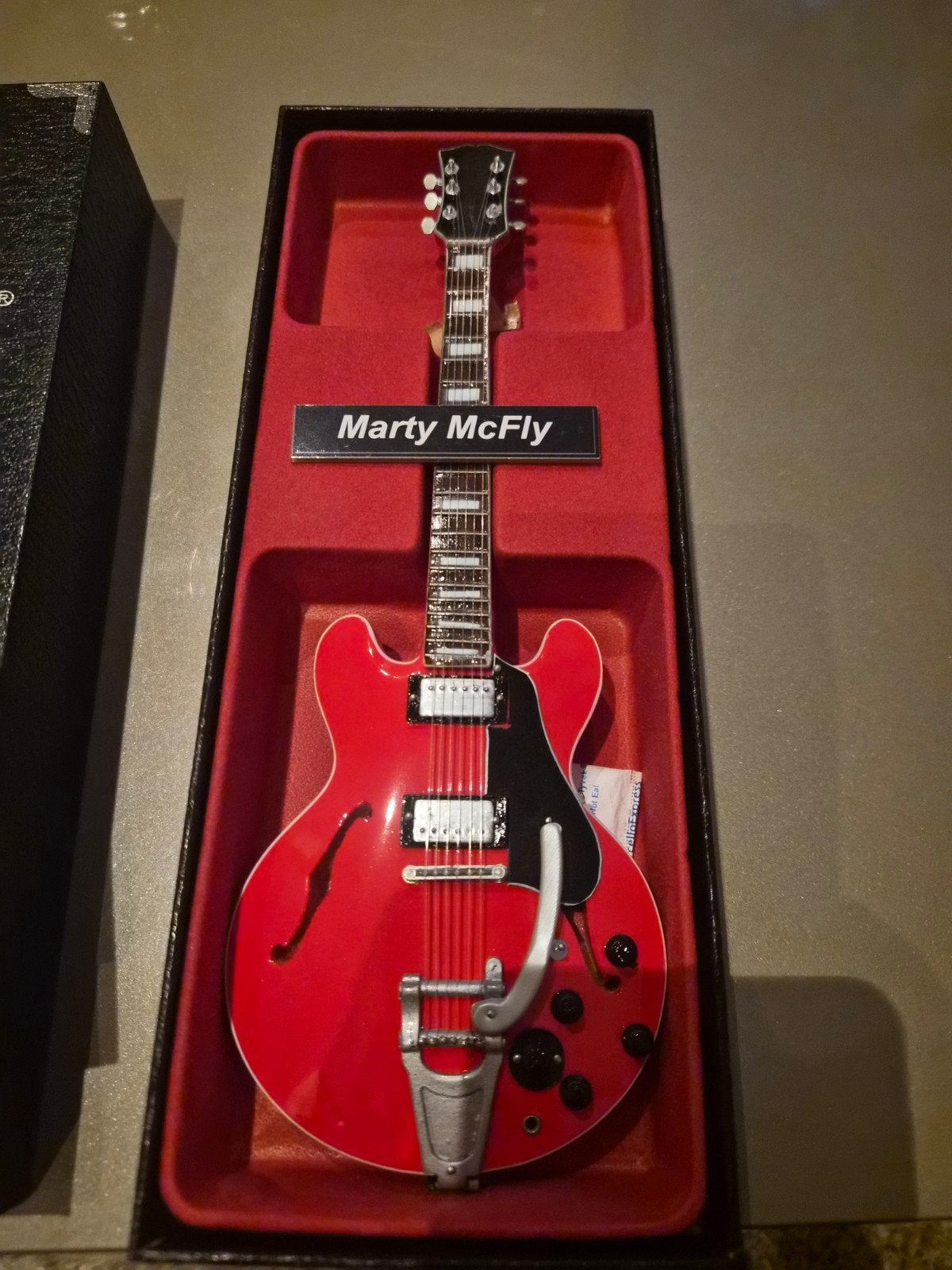 Axman Marty McFly Miniatuur Gitaar – Back to the Future, Ophalen of Verzenden, Zo goed als nieuw, Solid body, Gibson