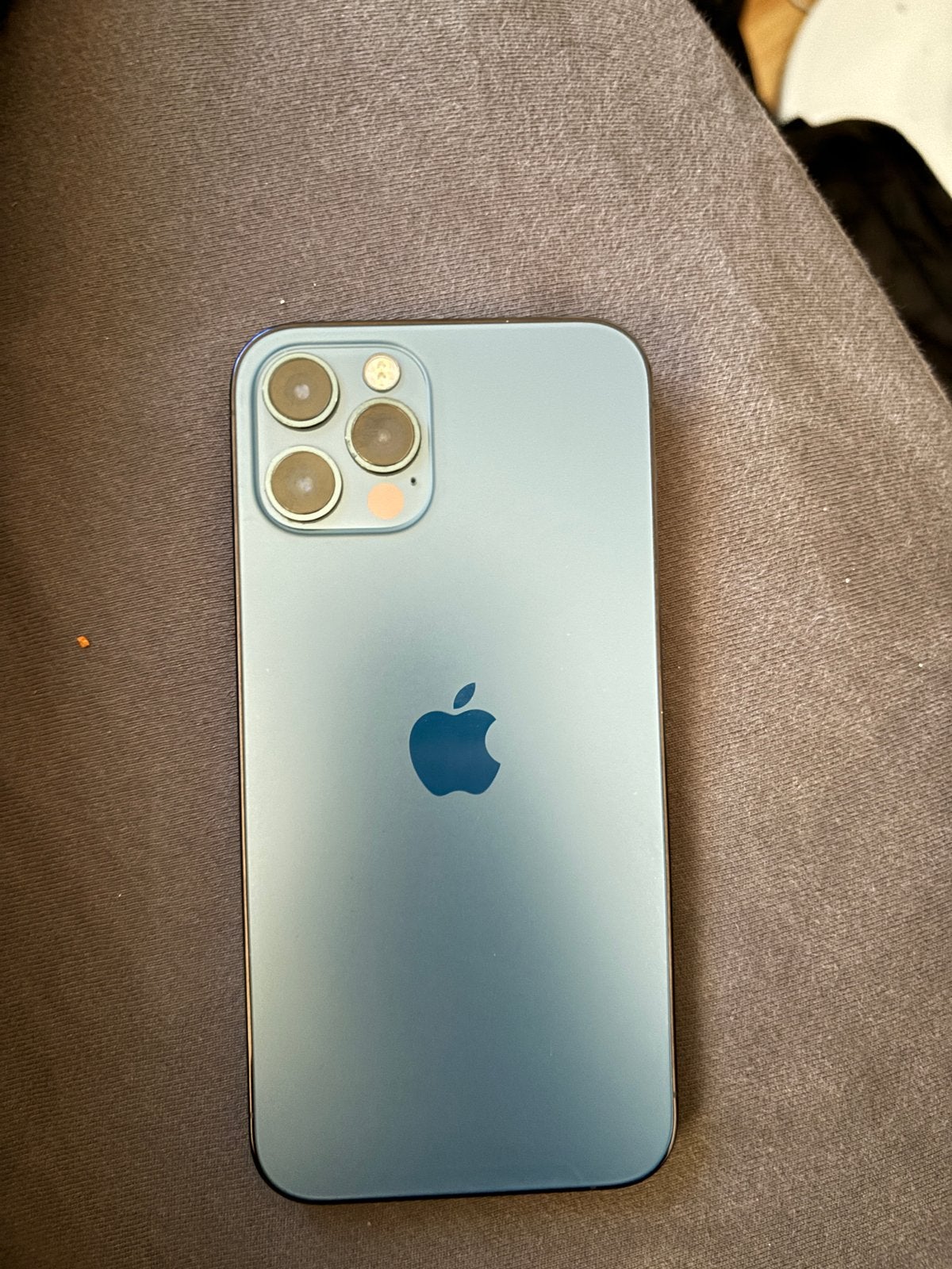 Foto 3 van iPhone 12 Pro Max 128GB Blauw - Batterij 73%