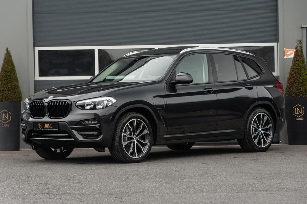 BMW X3 xDrive30e Business| 360 camera | DAB | Pano | Carplay, Automaat, 1998 cc, Gebruikt, 4 cilinders
