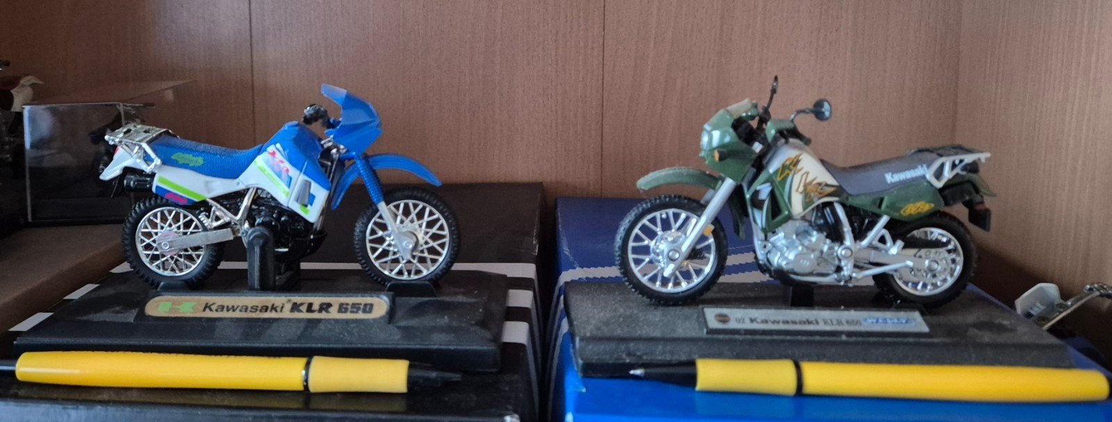 2 maal kawasaki klr 650 miniatuur, Ophalen, Groter dan 1:32, Overige merken