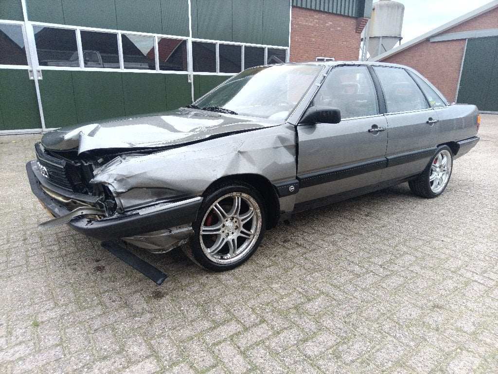 Audi 100 1.8 CC 1986 schadeauto, Auto diversen, Ophalen, Handgeschakeld, Audi, Sedan