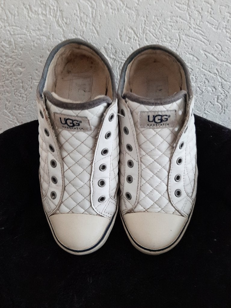 UGG quilted leren sneakers 38, UGG, Wit, Ophalen of Verzenden, Sneakers of Gympen