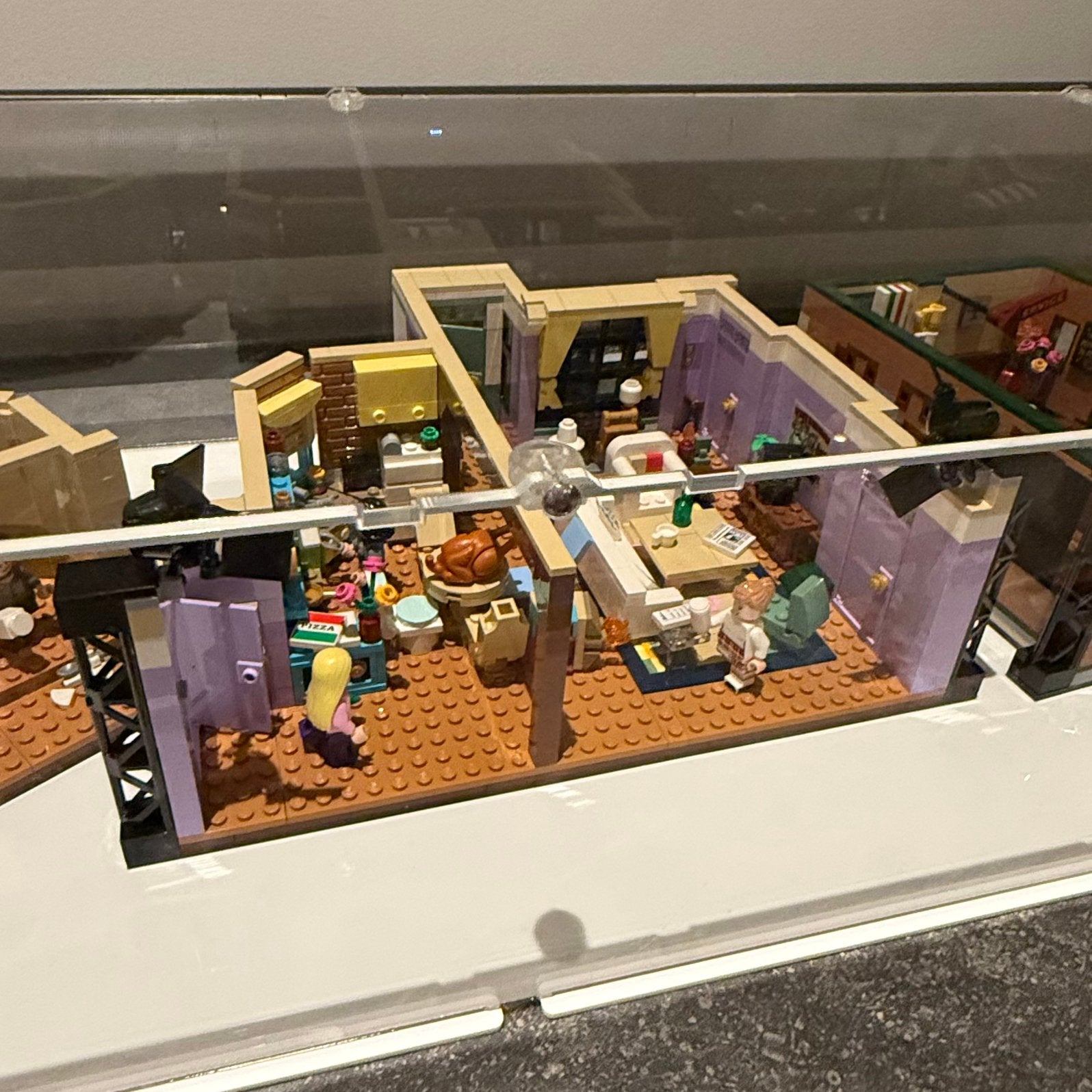 LEGO F-R-I-E-N-D-S Bundel in Premium Display Case, Overige thema's, Lego, Ophalen of Verzenden, Complete set