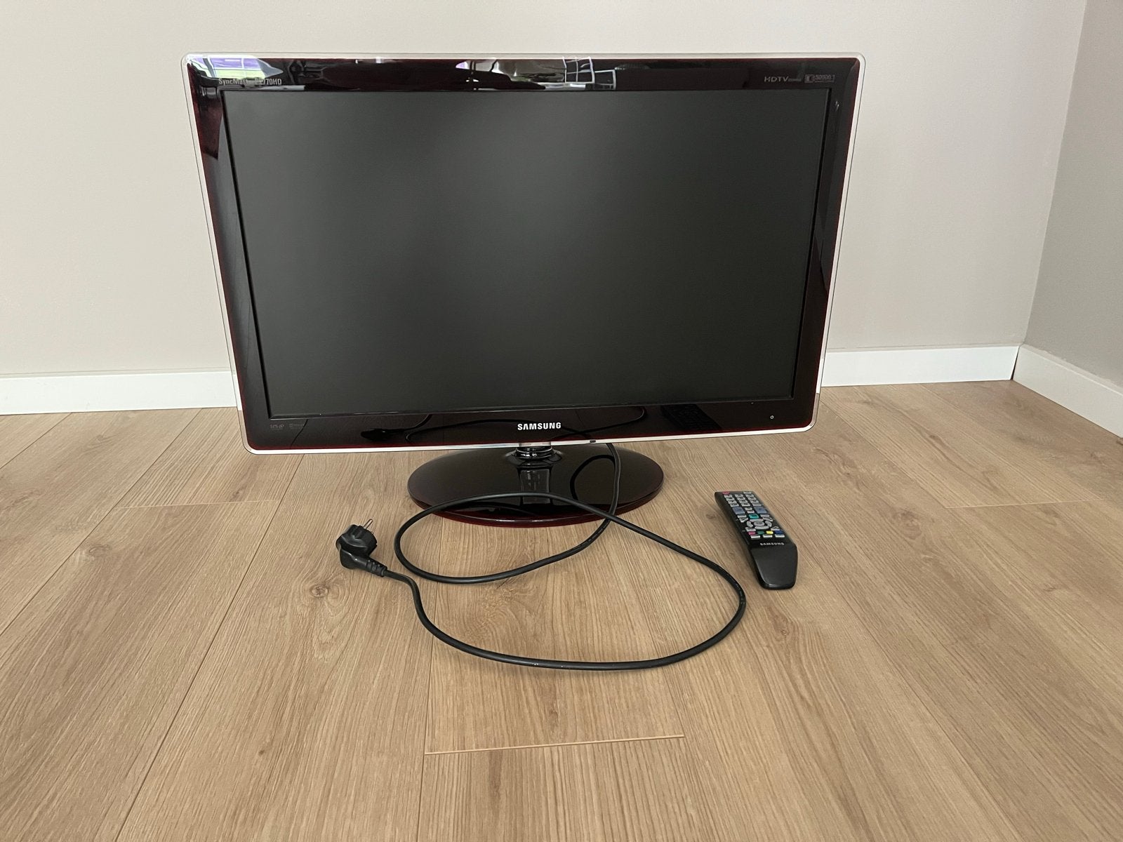 Samsung P2770HD TV - 69 cm Full HD LCD-televisie, Ophalen, Gebruikt, 50 Hz, LCD
