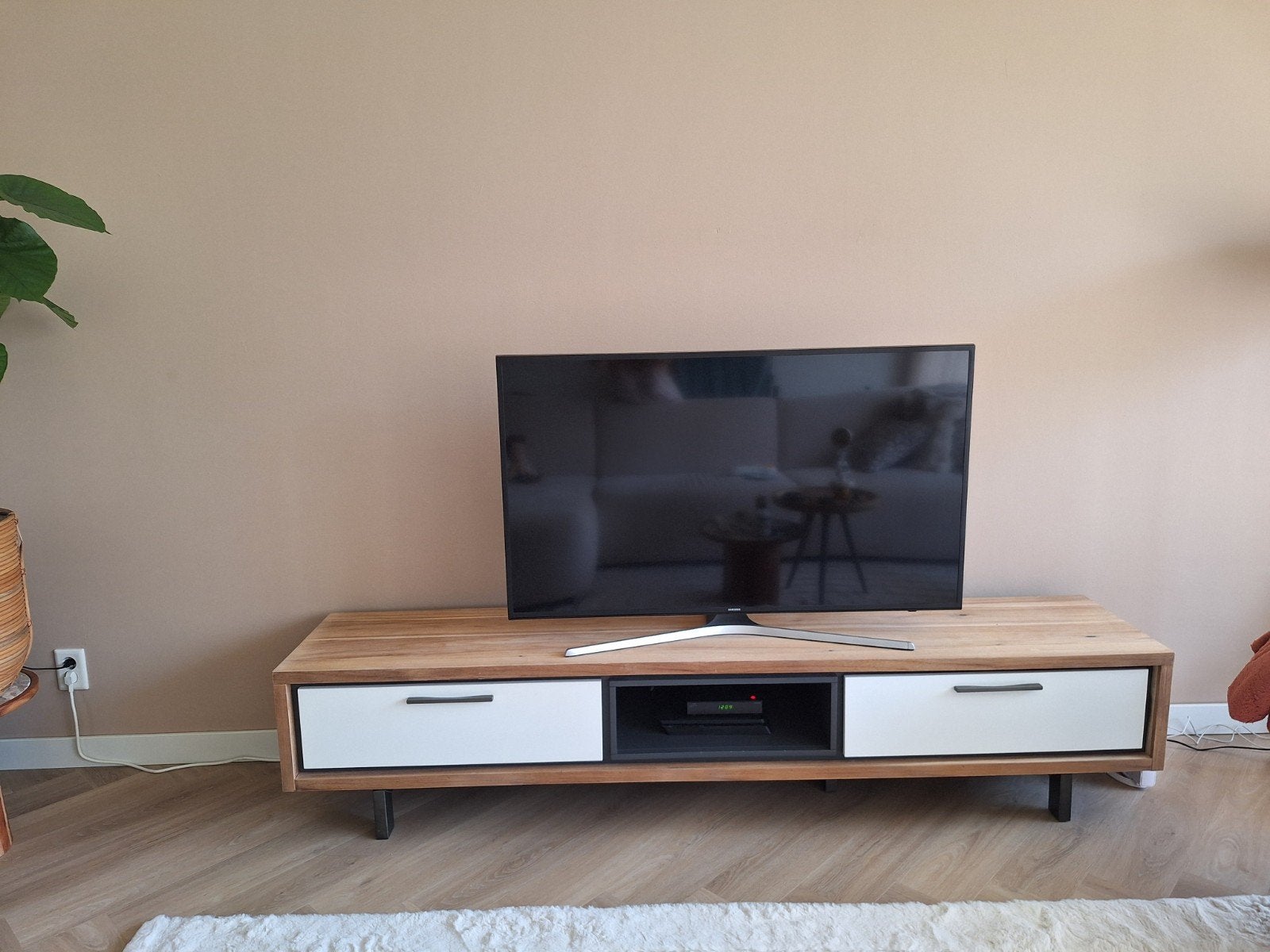TV-meubel met verlichting, Ophalen, Gebruikt, 200 cm of meer, Minder dan 100 cm