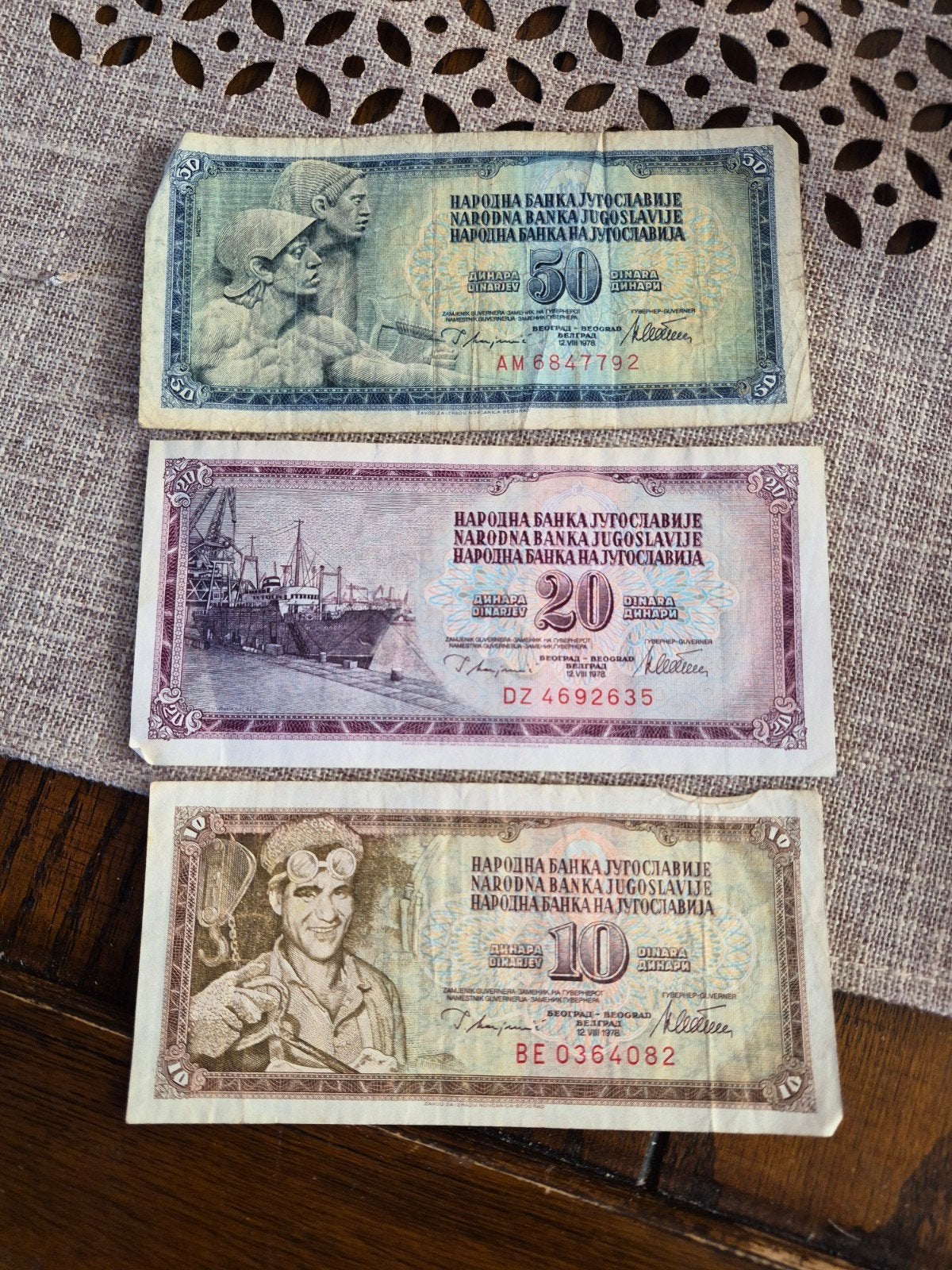 Set van 3 Joegoslavische Dinare bankbiljetten (10, 20, 50), Postzegels en Munten, Bankbiljetten | België, Ophalen of Verzenden