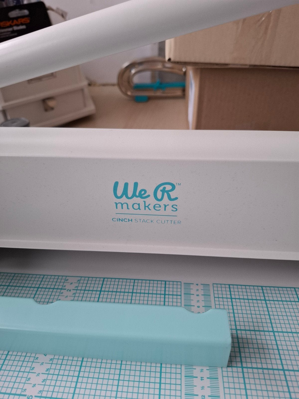 We R Makers Cinch Stack Cutter - Papier Snijmachine, Ophalen, Overige thema's, Gereedschap of Toebehoren, Meerkleurig