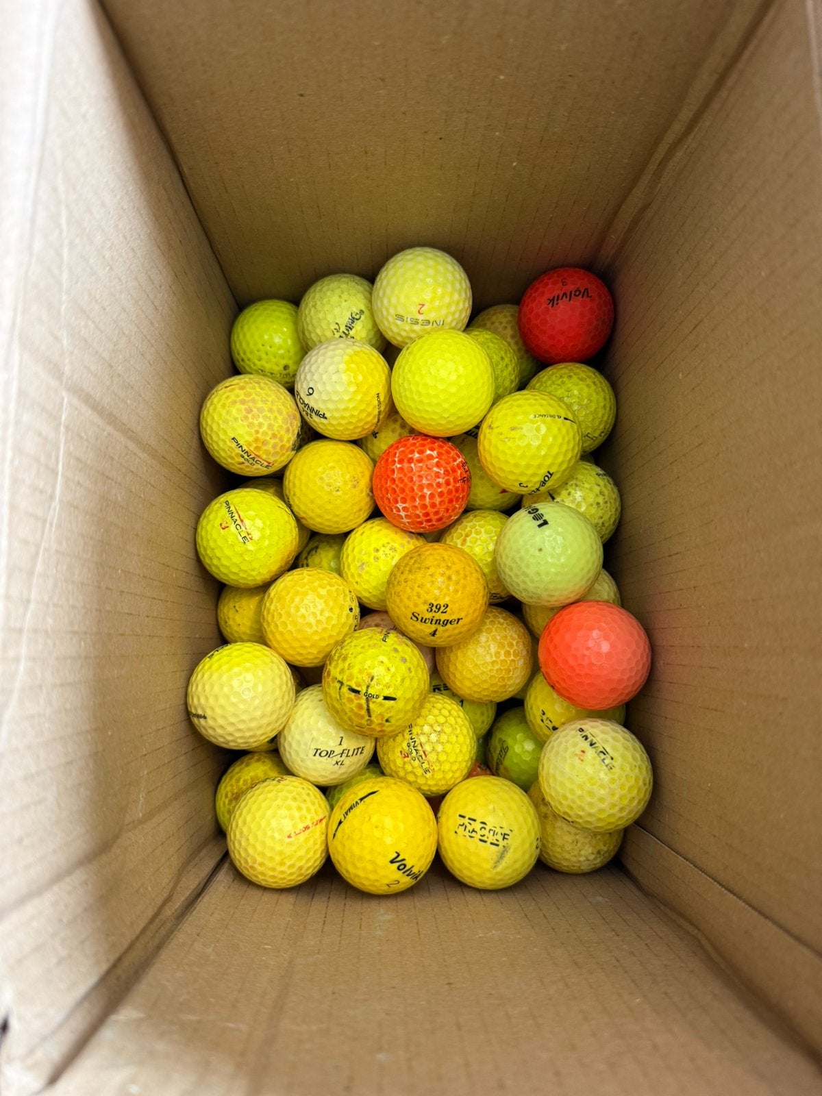 80 mix gekleurde golfballen gebruikt, schoongemaakt, Ophalen of Verzenden, Gebruikt, Bal(len)