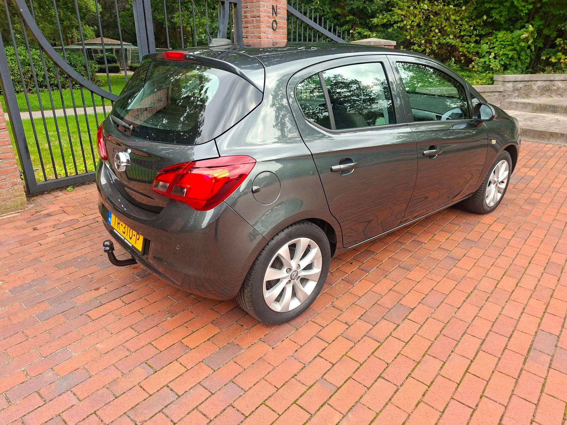 Foto 8 van Opel Corsa 1.4 Favourite 5 Deurs Airco Trekhaak Navigatie