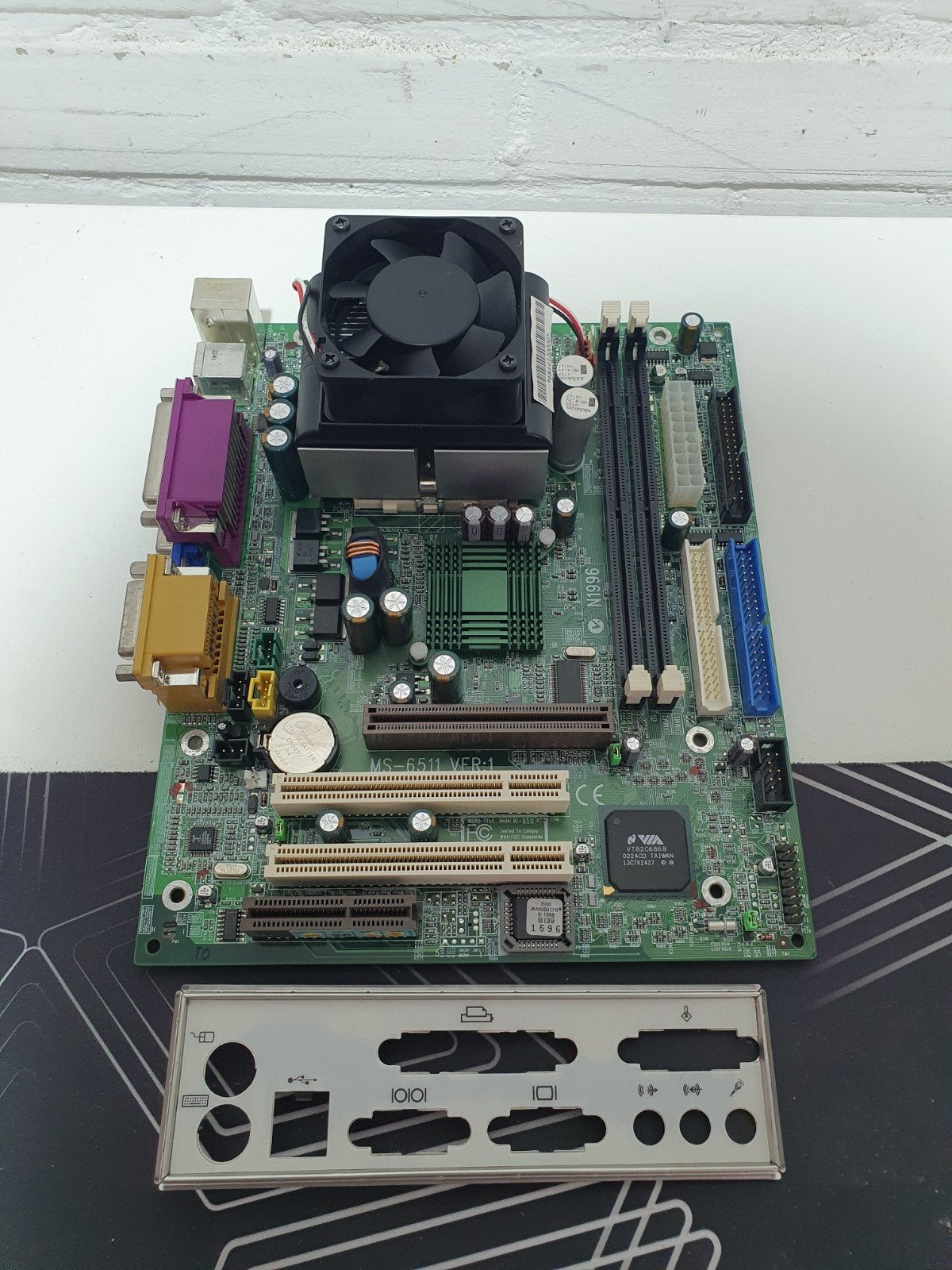 MSI MS-6511 Socket 462 moederbord + AMD Athlon XP 1700+, Computers en Software, Moederborden, ., LGA 462, Refurbished, Ophalen of Verzenden