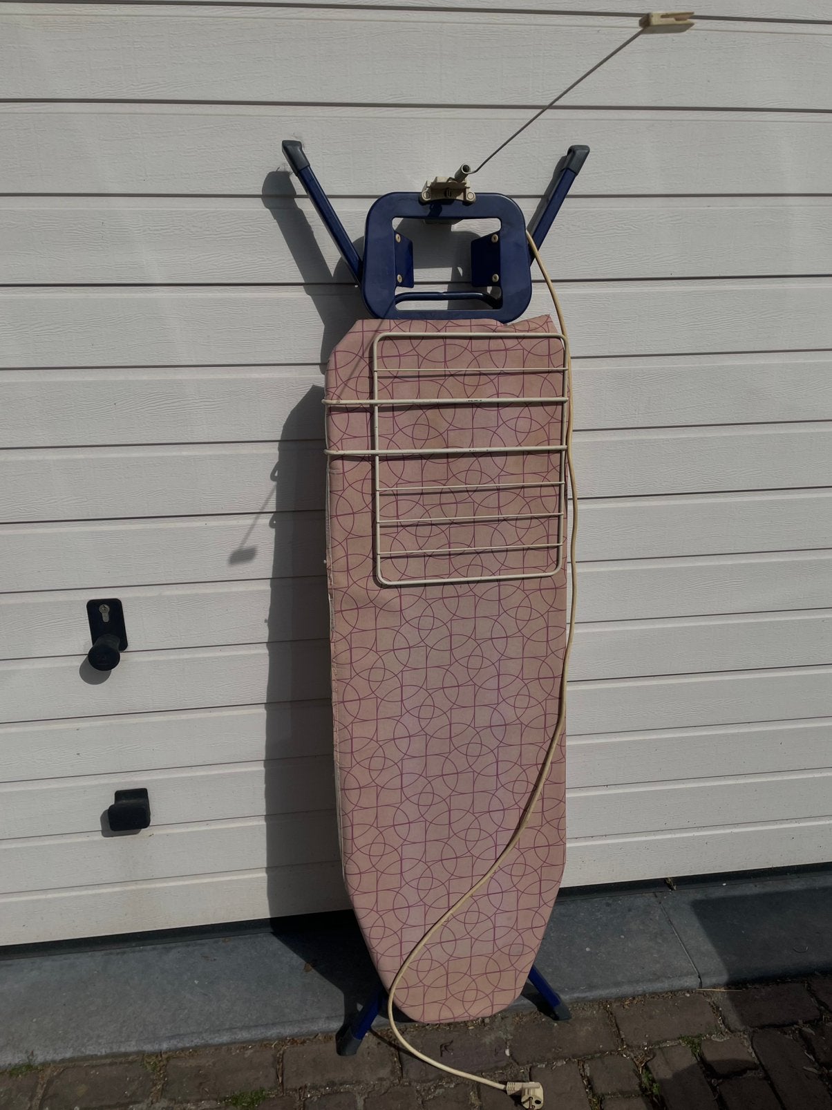 Superkoopje Strijkplank met snoerhouder perfecte staat, Ophalen, Zo goed als nieuw