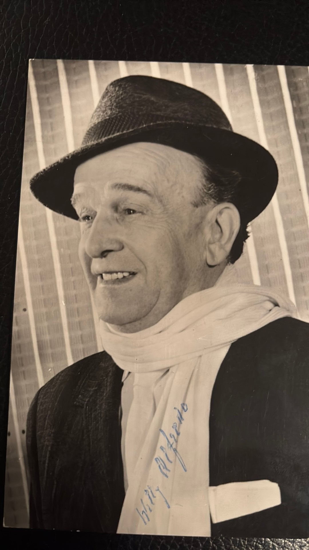 Willy Alfredo SNELDICHTER Kaart met ECHTE HANDTEKENING, Verzamelen, Ophalen of Verzenden, 1960 tot 1980, Ongelopen, Sterren en Beroemdheden