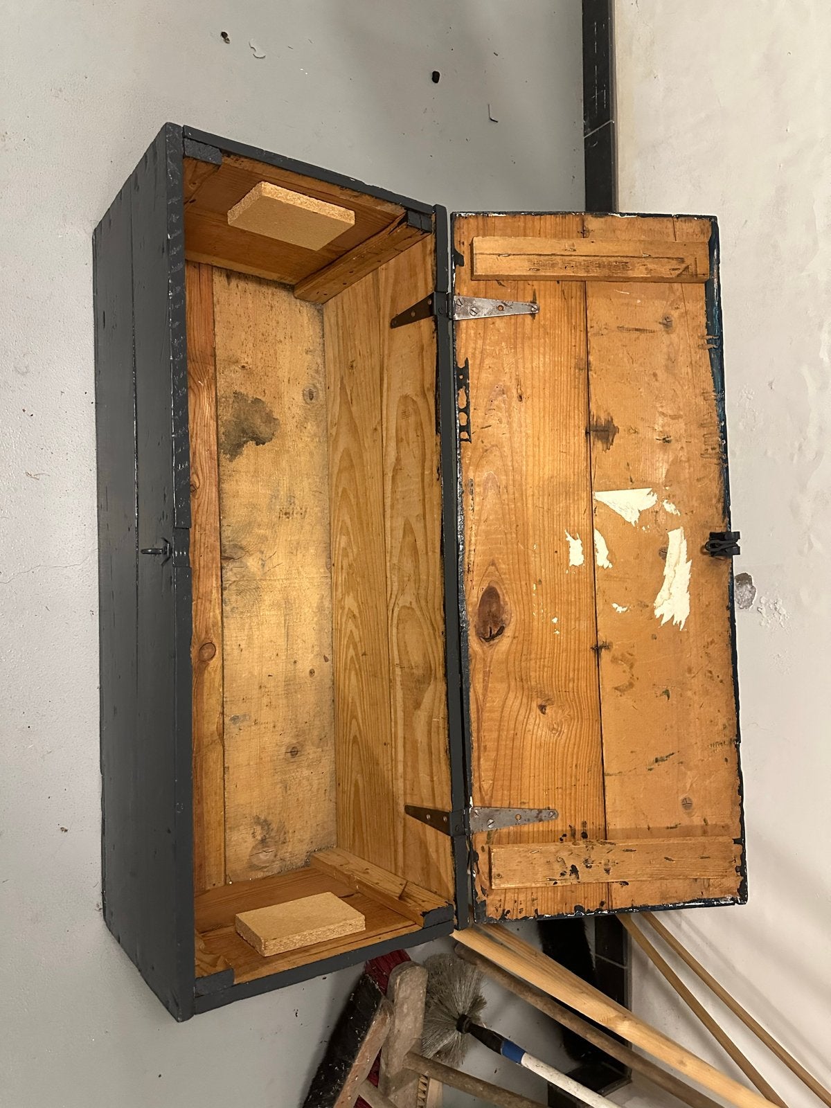 Oude Militaire Kist - Uniek TV Meubel of Opberger, Huis en Inrichting, Woonaccessoires | Kisten, Ophalen, Minder dan 50 cm, Gebruikt