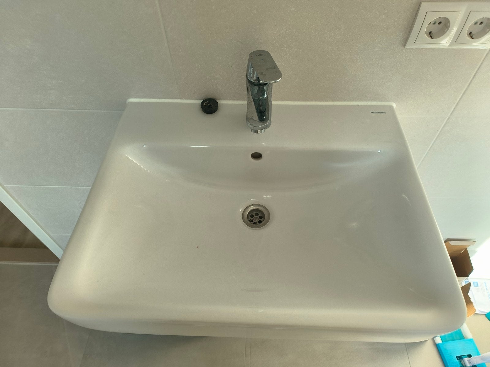 wasbak met kraan, Huis en Inrichting, Badkamer | Badkamermeubels, Ophalen, 50 tot 100 cm, Zo goed als nieuw, Minder dan 100 cm