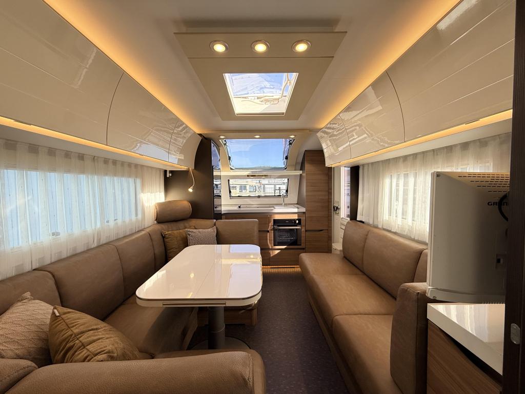 Adria Alpina 663 HT, Overige typen, 7 tot 8 meter, Bedrijf, Tot en met 3