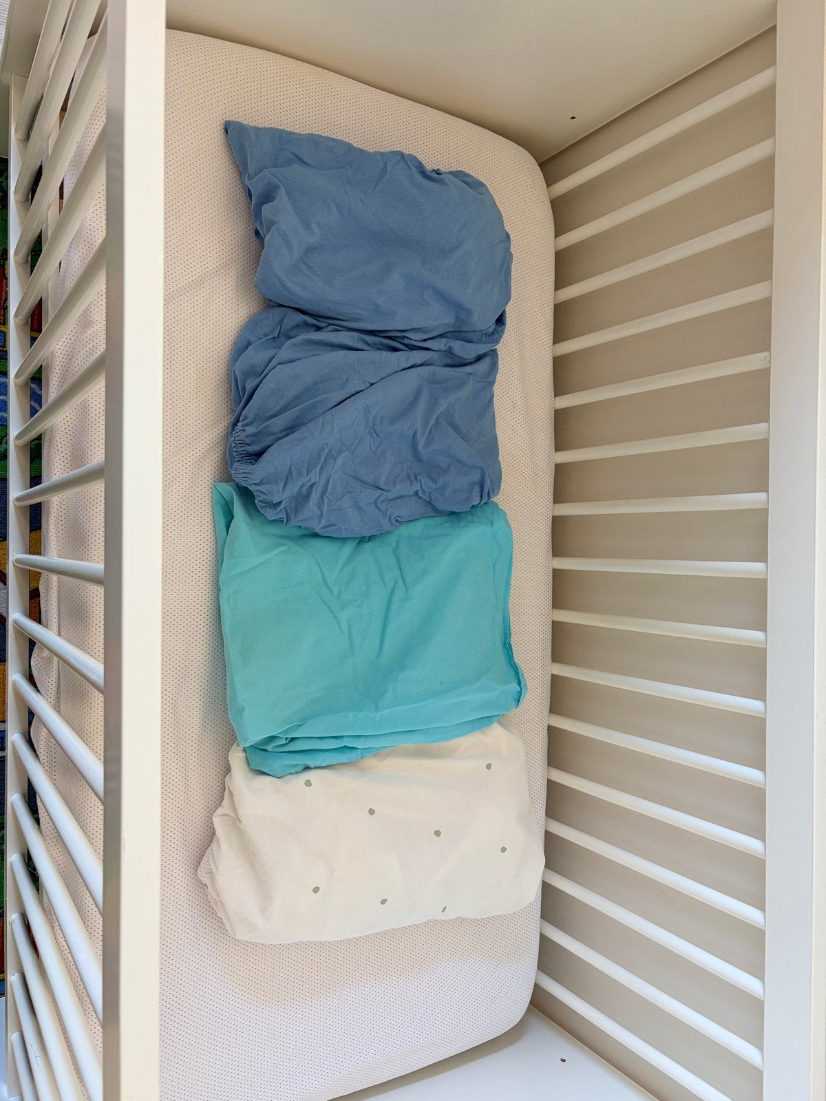 IKEA SUNDVIK babybedje met matras en hoeslakens, Ophalen, Gebruikt, 70 tot 85 cm, 140 tot 160 cm