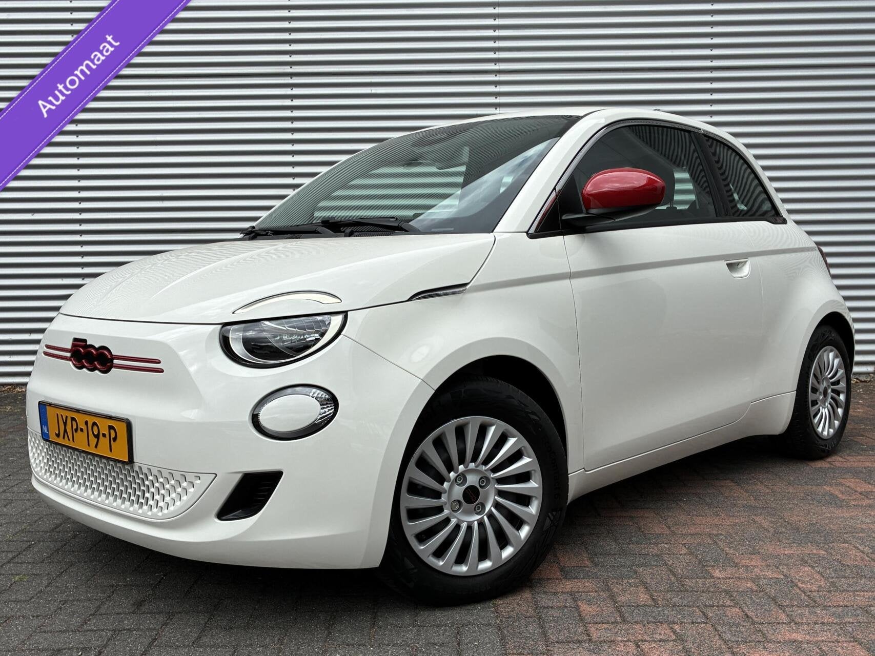 Fiat 500 RED 24 kWh Navi Camera Carplay Led Cruise SOH 100%, Dealer onderhouden, Stof, Gebruikt, 95 pk