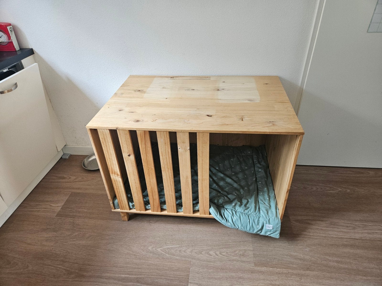 Houten hondenhok/bed, Ophalen, Gebruikt, 75 tot 110 cm, 65 tot 100 cm