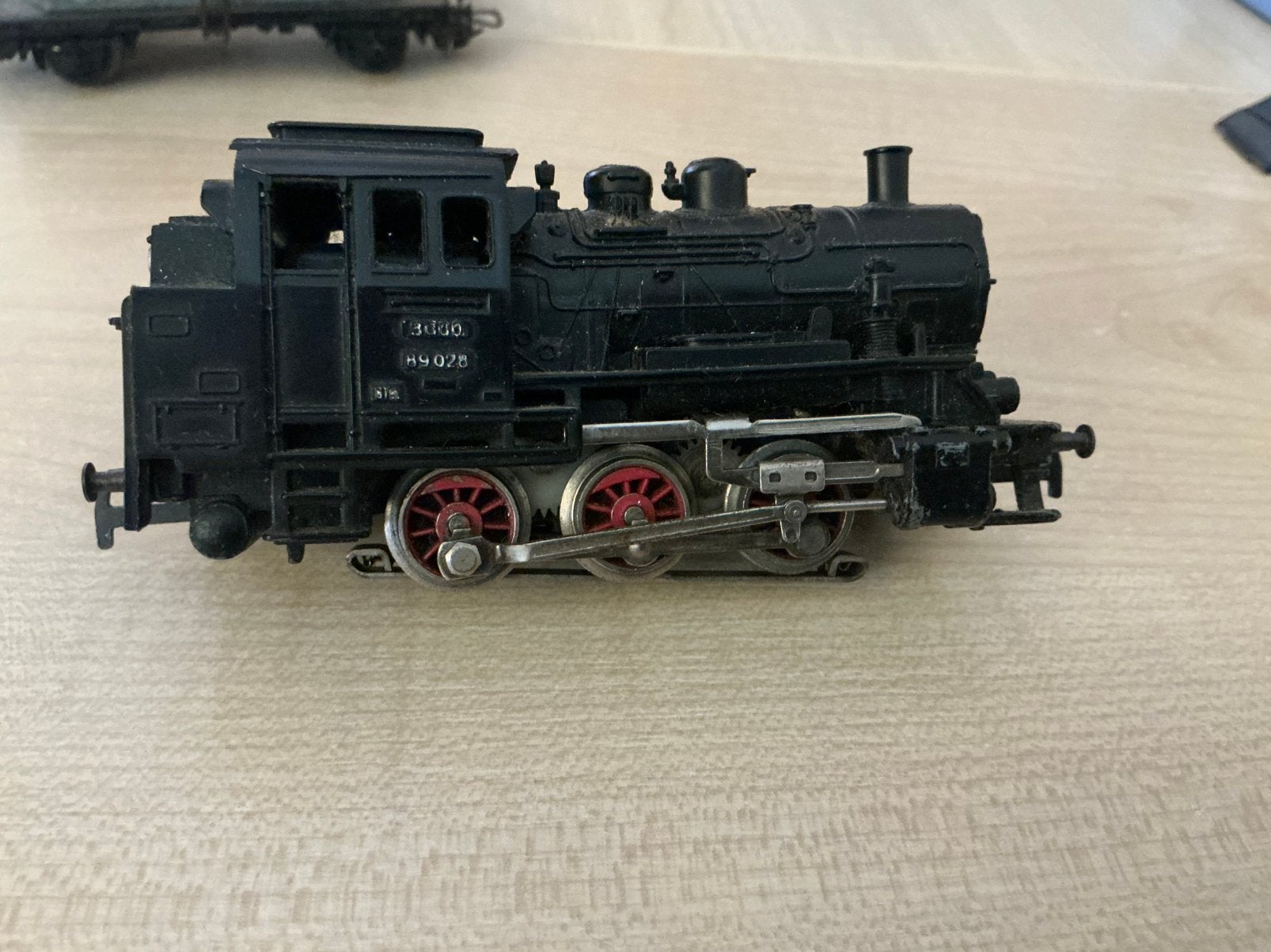 Marklin stoomlocomotief electrisch en 2 wagons en catalogus, Overige merken, Wisselstroom, Gebruikt, Locomotief