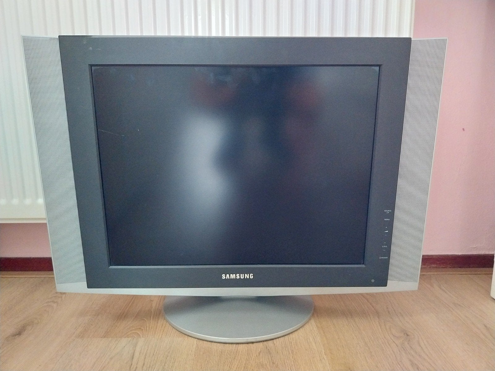 kleine Samsung tv met afstandsbediening, Ophalen of Verzenden, Zo goed als nieuw, Samsung