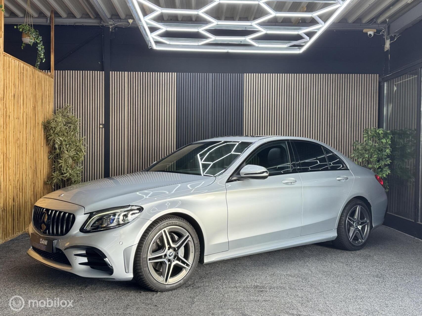 Mercedes C-klasse 180 Business Solution AMG|Led|Cam|Pano|Pdc, Bedrijf, Sedan, Automatische klimaatregeling, 16 km/l