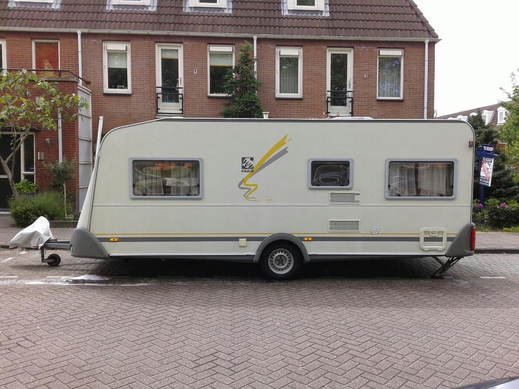 Knaus Südwind 530TK - 6 personen - stapelbed, Caravans en Kamperen, Caravans, Rondzit, Schokbreker, Particulier, 5 tot 6 meter
