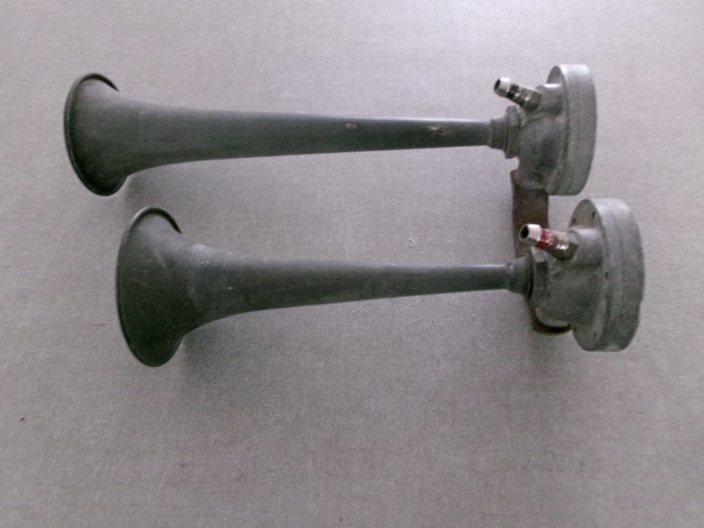 Te koop 2 italiaanse luchthoorns zonder compressor 20 /25 cm, Ophalen of Verzenden, Gebruikt