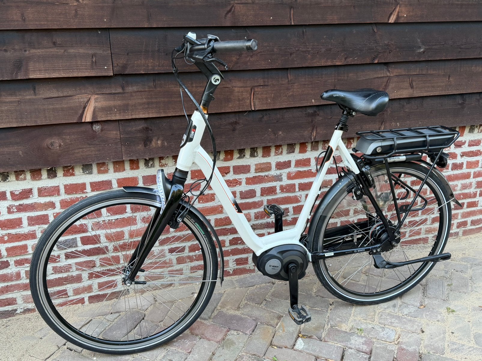 Foto 15 van Als nieuwe Sparta MNB elektrische fiets bosch middenmoter