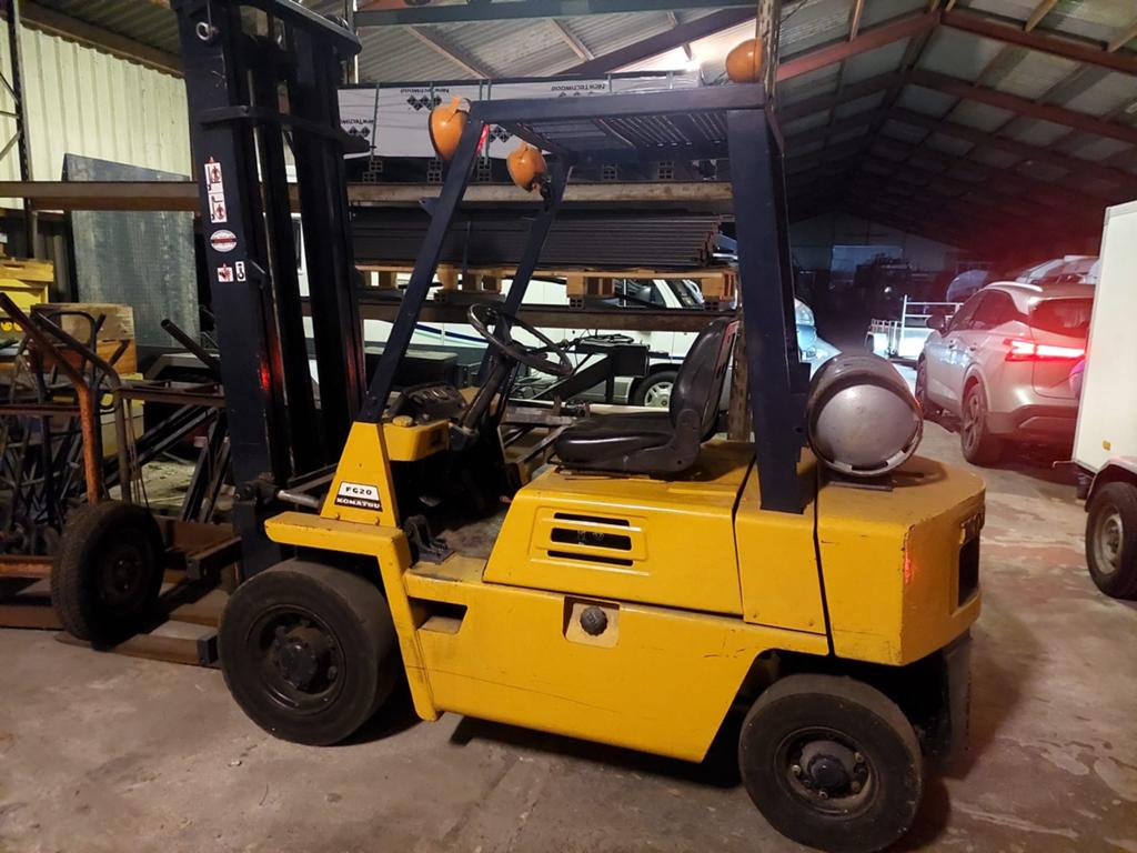 Komatsu heftruck 2 tons type fg20, Ophalen
