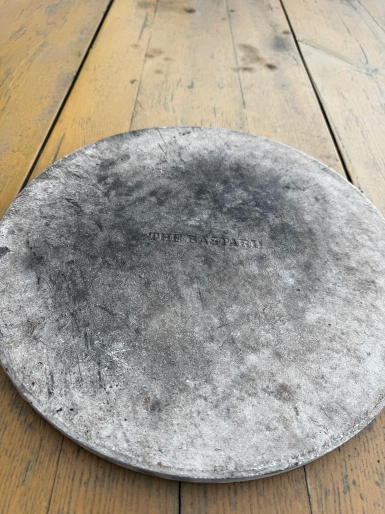 Bastard pizza ateen medium met pizzaschep, Tuin en Terras, Ophalen of Verzenden, Gebruikt