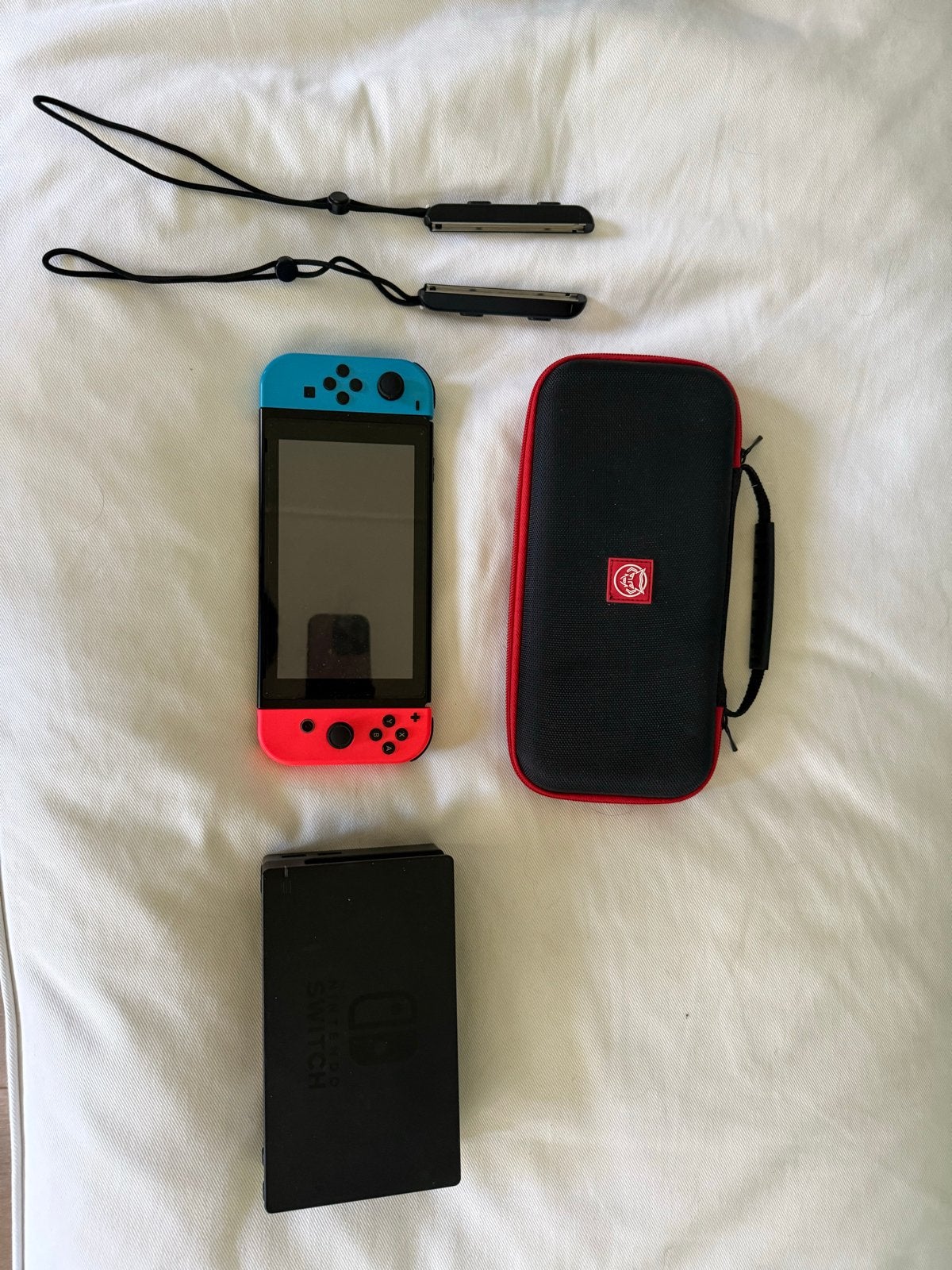 Nintendo Switch met 2 controllers en hoes, Spelcomputers en Games, Spelcomputers | Nintendo Switch, Ophalen, Zo goed als nieuw