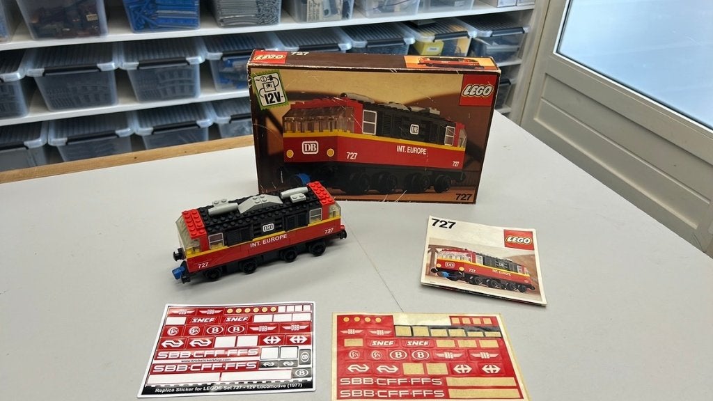 SB2635 Lego trein 12v 727 compleet + doos + boekje +stickers, Ophalen of Verzenden, Gebruikt