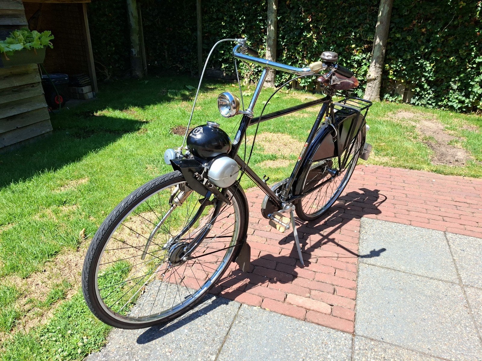 Mooie Gazelle fiets uit 1963 met Berini eitje M13, Fietsen en Brommers, Brommers | Oldtimers, Ophalen, Overige merken