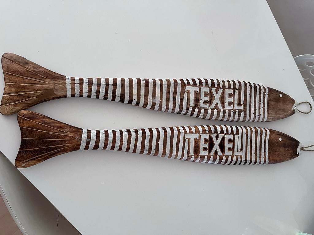Twee grote houten vissen, wit gestreept “Texel”!, Ophalen of Verzenden, Zo goed als nieuw