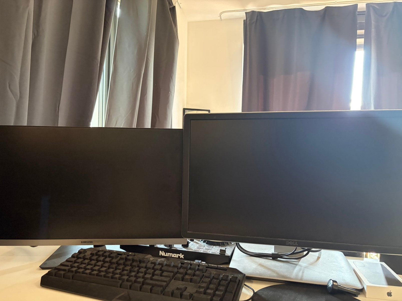 2 monitoren. - DELL & SAMSUNG, Ophalen, Zo goed als nieuw, 60 Hz of minder, IPS