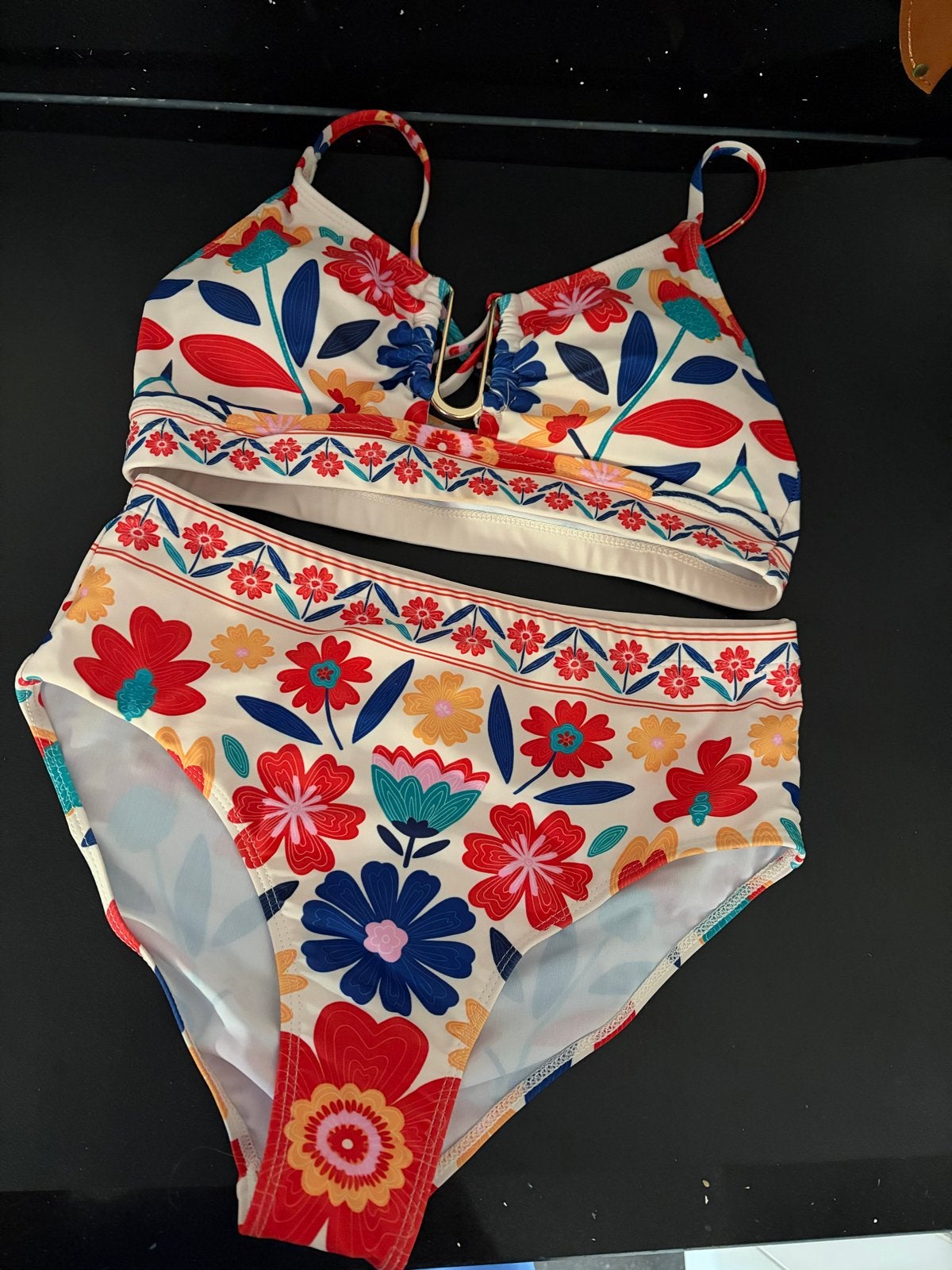 Vengee Bikini - Nieuw met bloemenprint, Kleding | Dames, Ophalen of Verzenden, Nieuw, Meerkleurig, Bikini