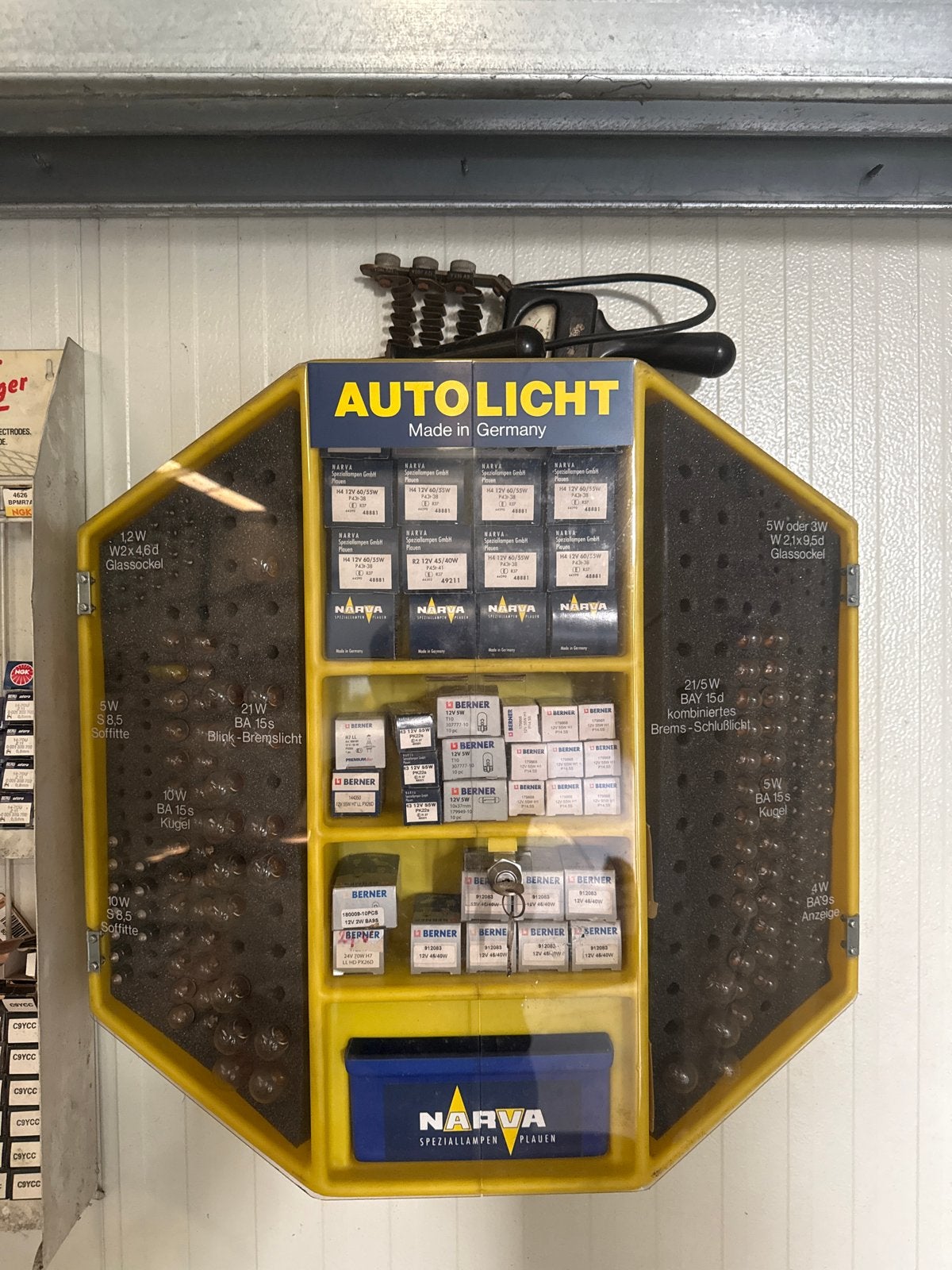 Autolampen Display met Diverse Gloeilampen - Narva/Berner, Ophalen, Nieuw, Universele onderdelen