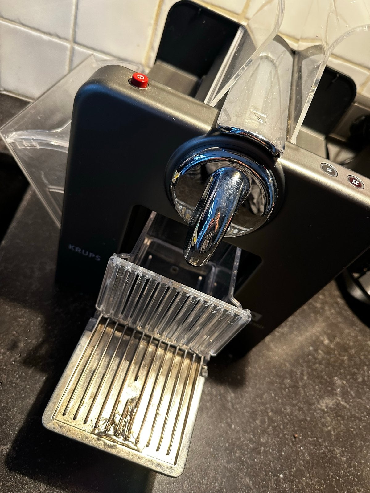 Nespresso Krups XN 5005 voor onderdelen, Ophalen, Espresso apparaat, Niet werkend, Koffiepads en cups