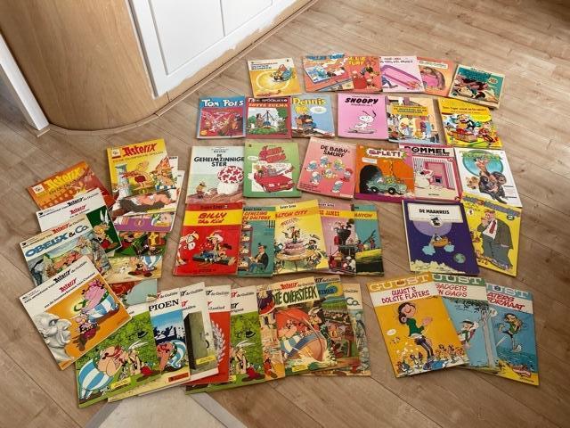 Te koop: 49 stripboeken diverse bekende titels!!, Boeken, Stripboeken, Meerdere stripboeken, Ophalen of Verzenden, Gelezen