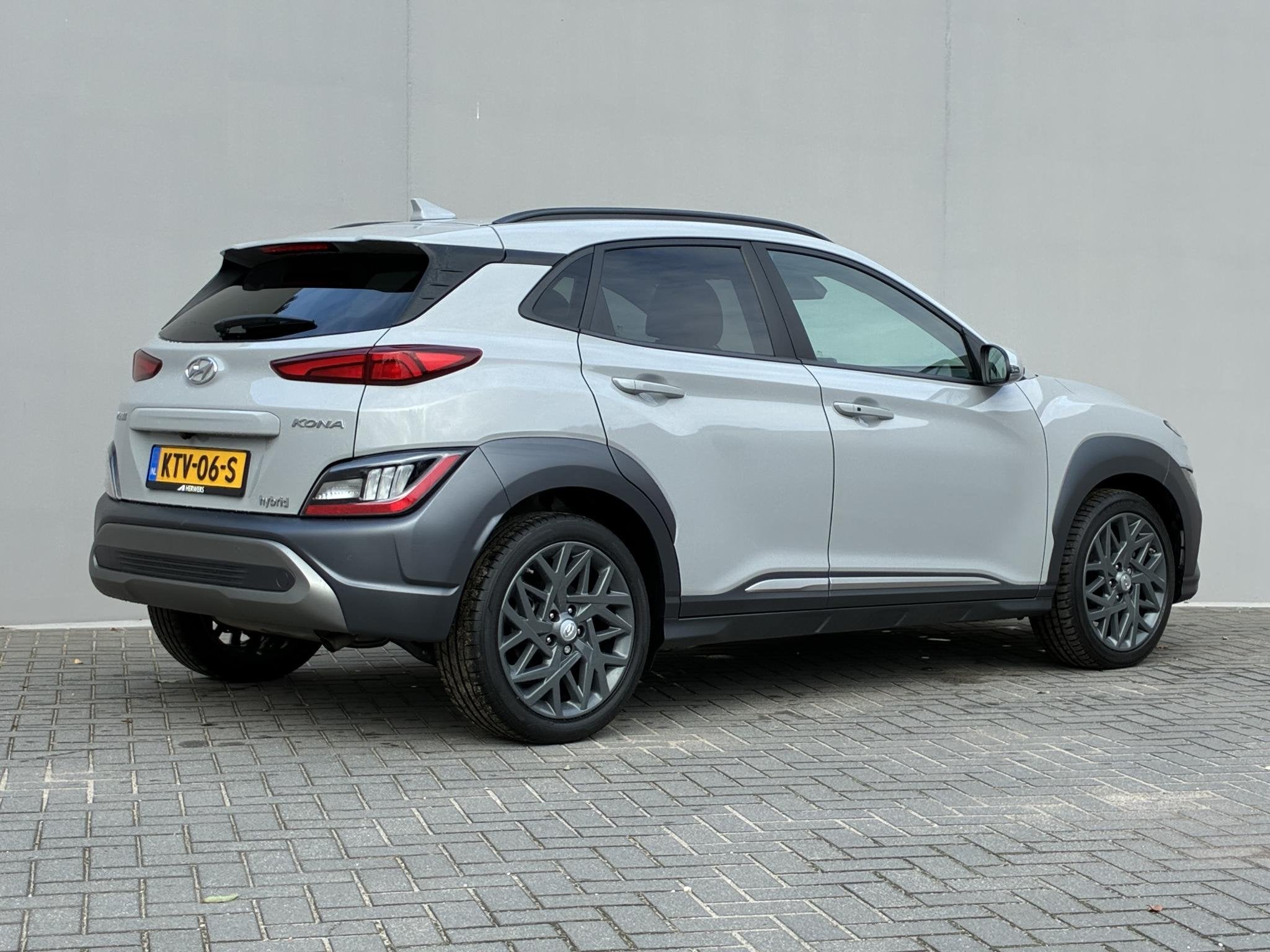 Hyundai Kona 1.6 GDI HEV Premium Sky / Fabrieksgarantie t/m, Auto's, Dealer onderhouden, Gebruikt, Euro 6, SUV of Terreinwagen