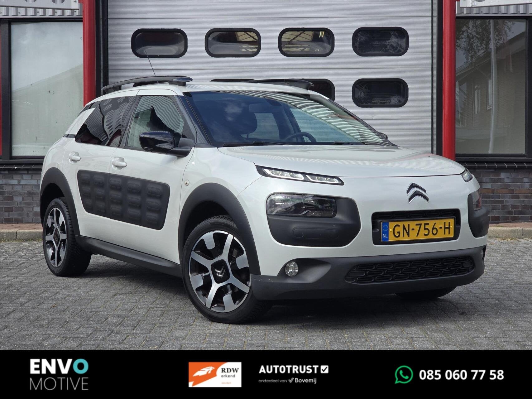 Citroen C4 Cactus 1.2 PureTech Shine Navi/Clima/Camera/LMV, Auto's, Citroën, Voorwielaandrijving, Stof, 1199 cc, 995 kg