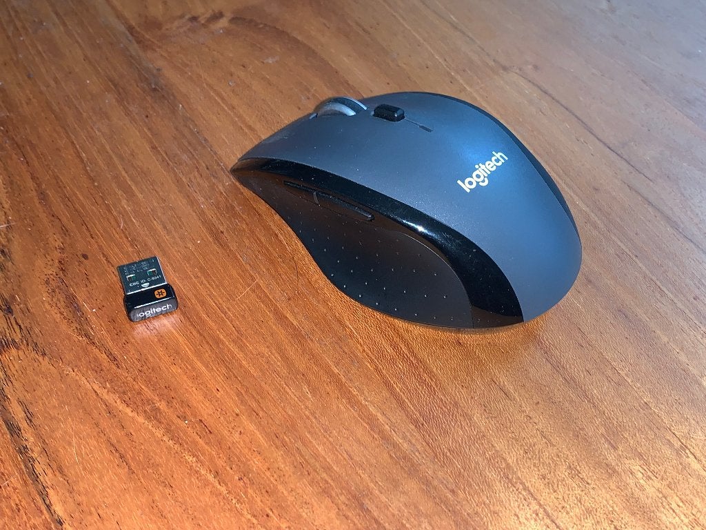 Nette Logitech M705 draadloze muis. Compleet met ontvanger, Computers en Software, Muizen, Rechtshandig, Muis, Gebruikt, Ergonomisch