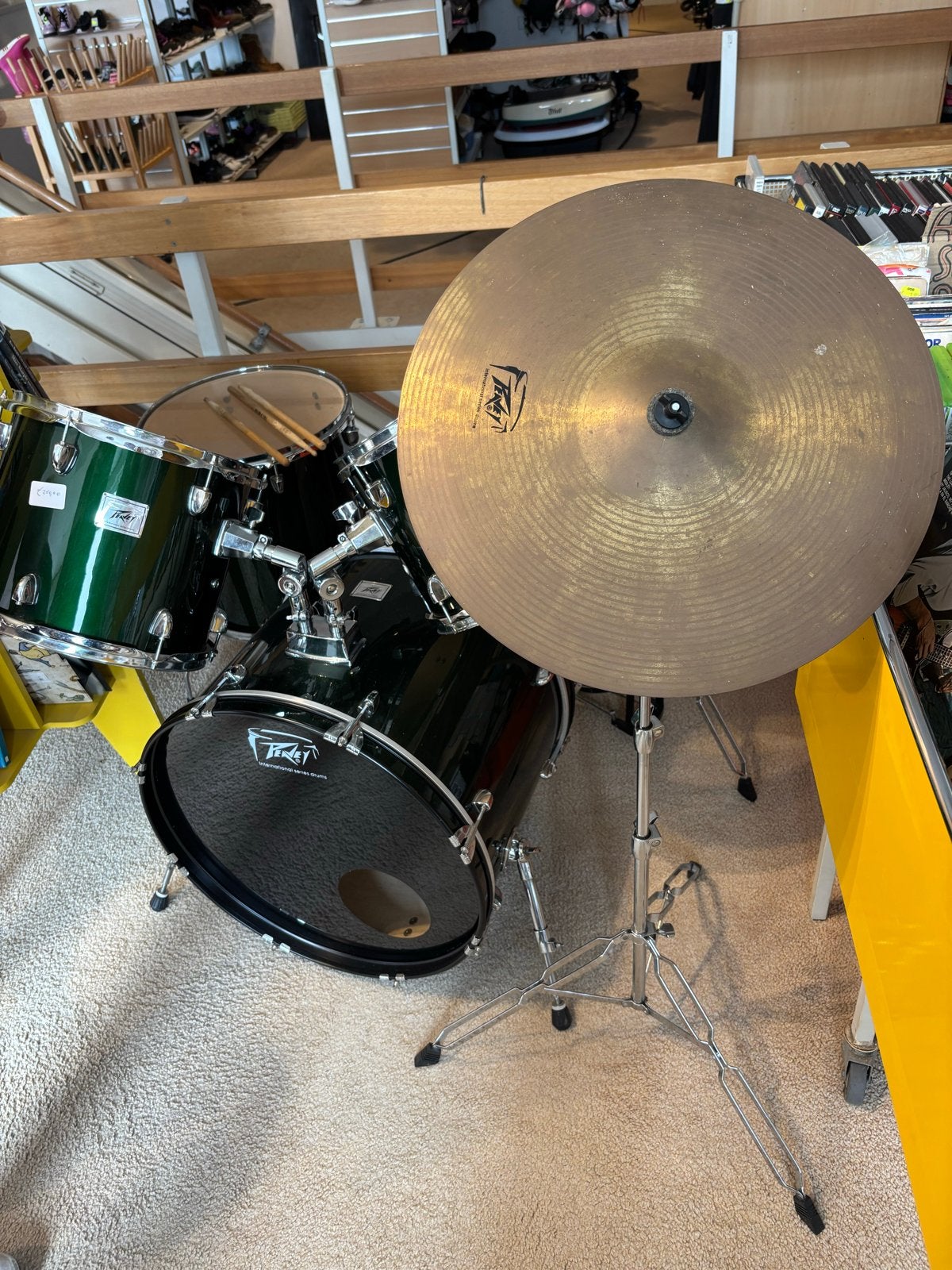 Peavey Drumstel met 2 Bekkens - in goede gebruikte staat, Gebruikt, Peavey, Nvt, Nvt