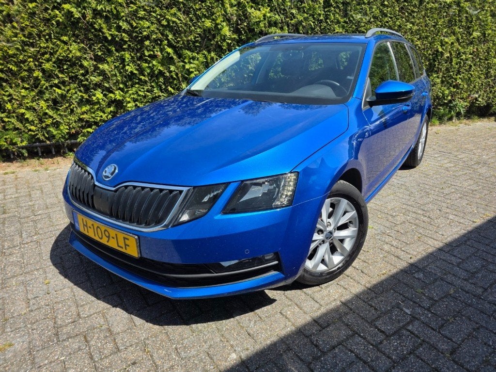 Skoda OCTAVIA 1.0 TSI Greentech Business Edition, Gebruikt, Met garantie (alle), Blauw, 116 pk