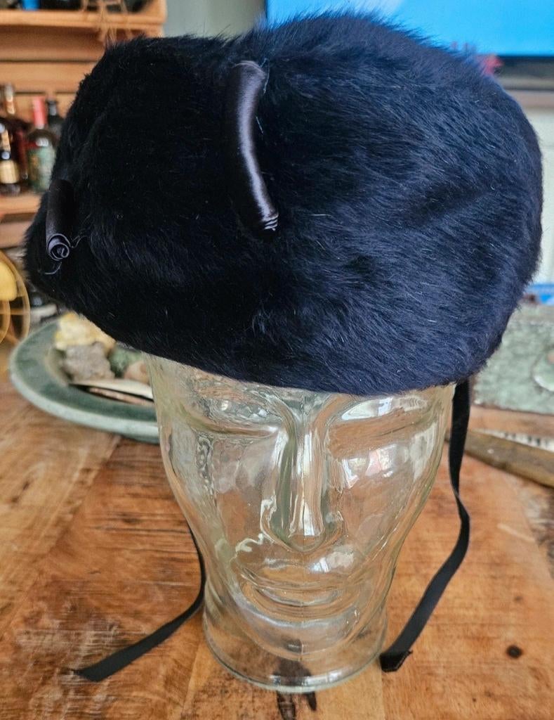 Vintage Zwarte (nep) Bontmuts met Lintdetails, Ophalen of Verzenden, Dames, Onbekend