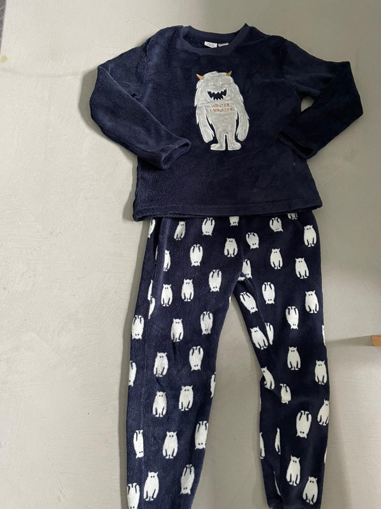 Pyjama of huispak maat 128, Ophalen of Verzenden, Zo goed als nieuw, Jongen of Meisje, Nacht- of Onderkleding