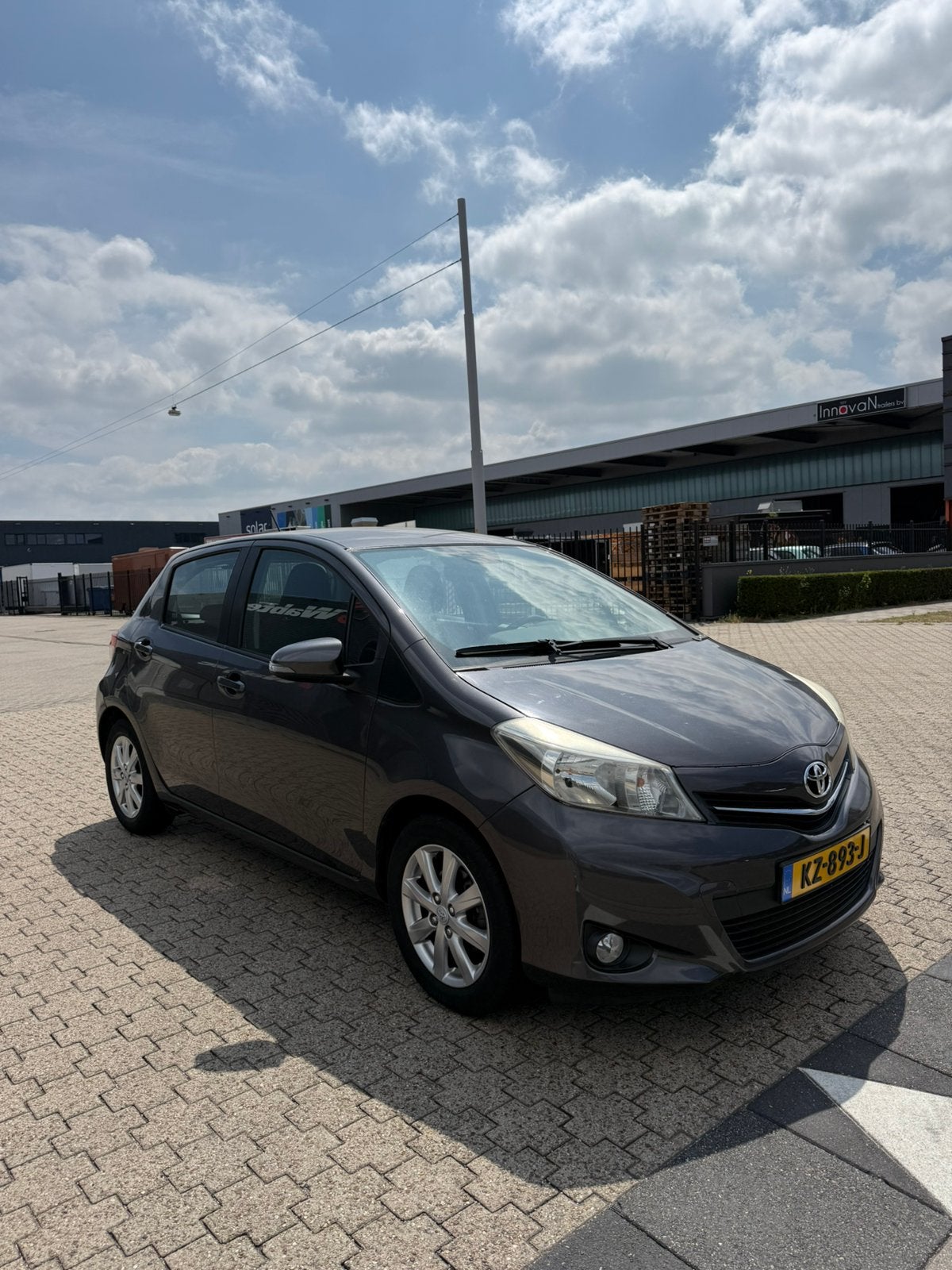 Toyota Yaris 1.3 16V Vvt-i | Camera | Dealer onderh, Voorwielaandrijving, Euro 5, Stof, 40 €/maand