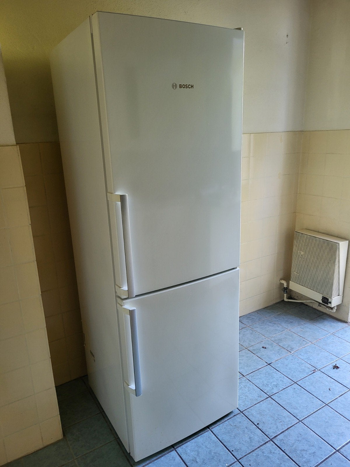 Bosch Koelvriescombinatie - Wit, Ruim en Energiezuinig, Ophalen, 200 liter of meer, 60 cm of meer, Met aparte vriezer
